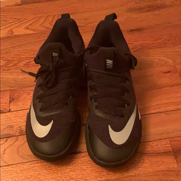 Nikes - Picture 4 of 4